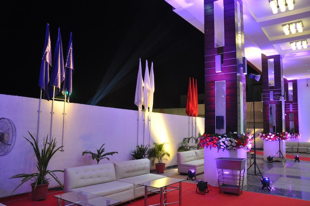 Hotel Prem Plaza Karnāl Esterno foto