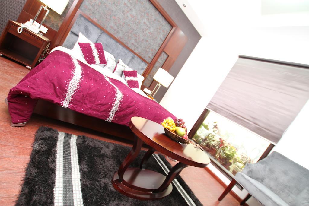 Hotel Prem Plaza Karnāl Esterno foto