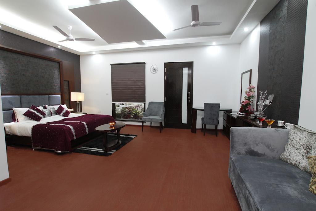 Hotel Prem Plaza Karnāl Esterno foto