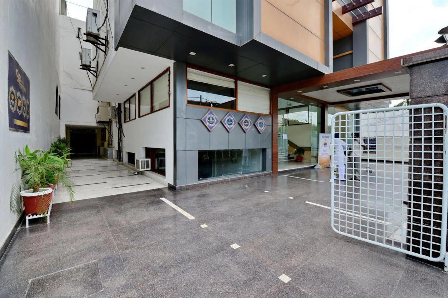 Hotel Prem Plaza Karnāl Esterno foto