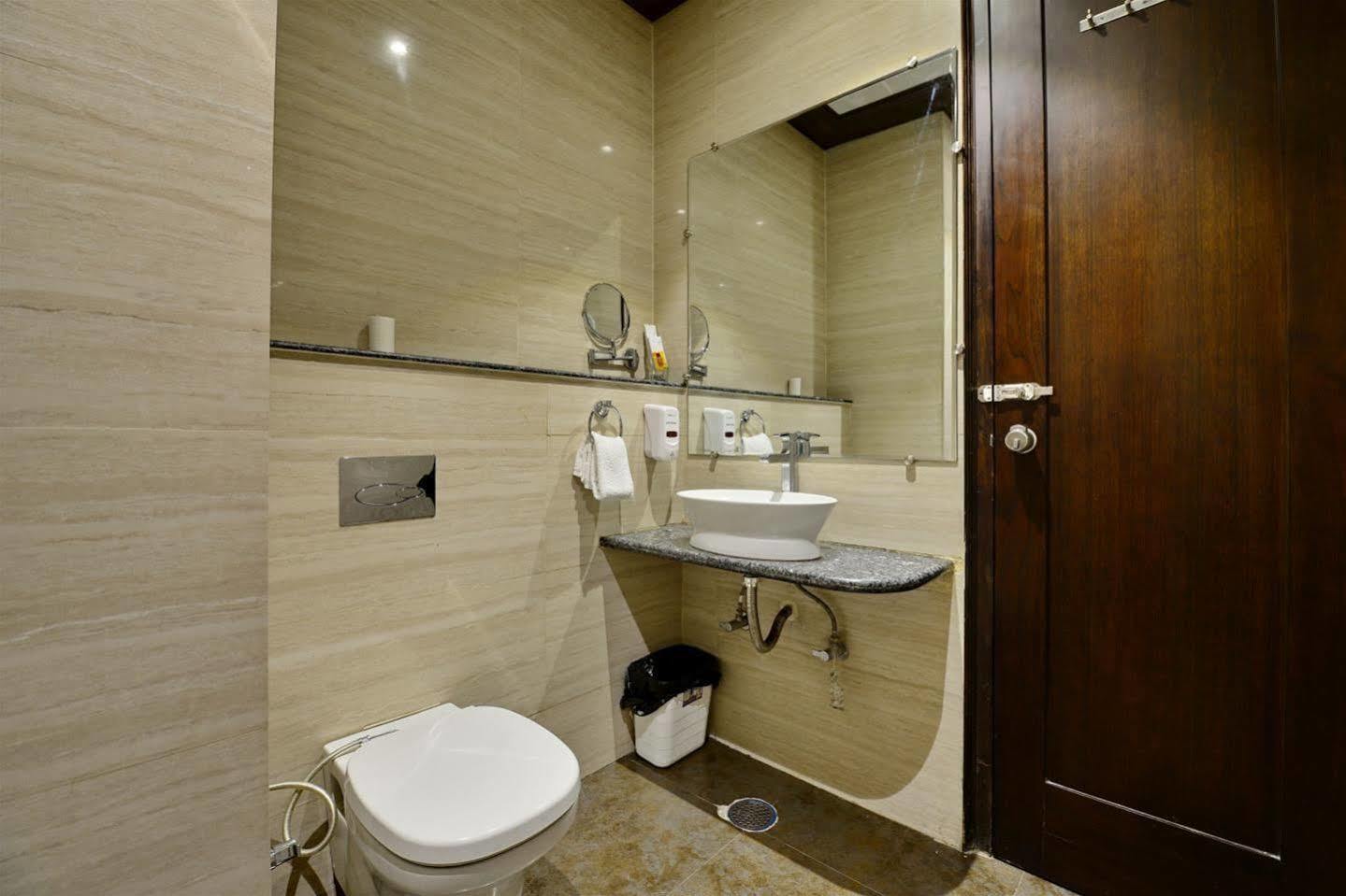 Hotel Prem Plaza Karnāl Esterno foto