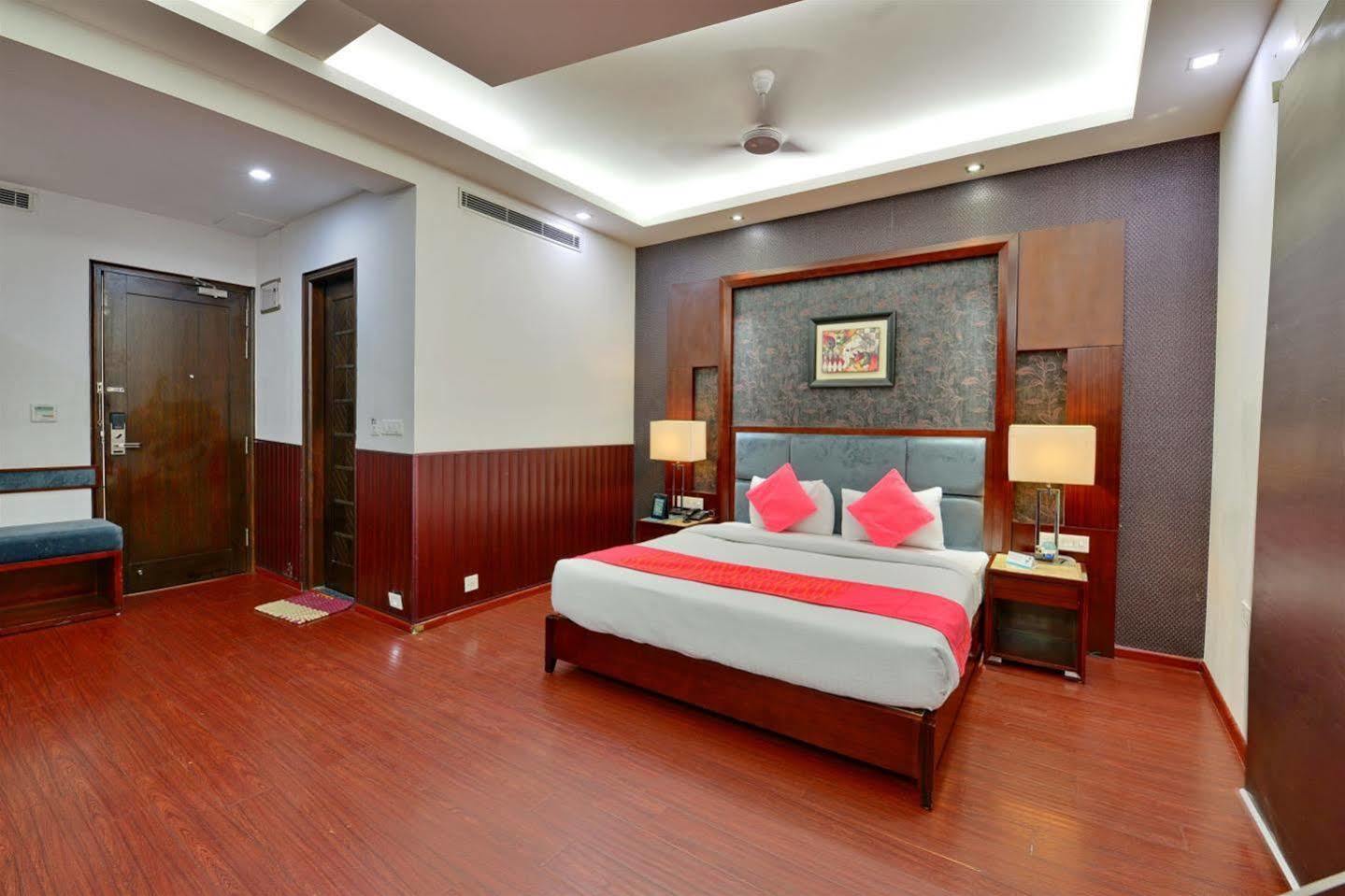 Hotel Prem Plaza Karnāl Esterno foto